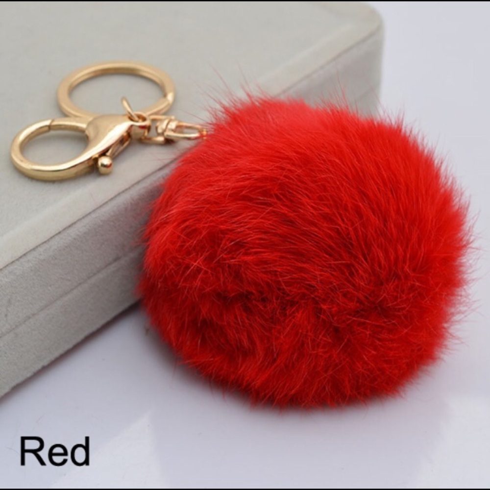 NEW 🏆HP🏆RED❤️Fuzzy Pom Pom🔑Purse Charm